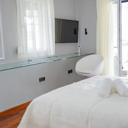 Thessprivepool Apartman *