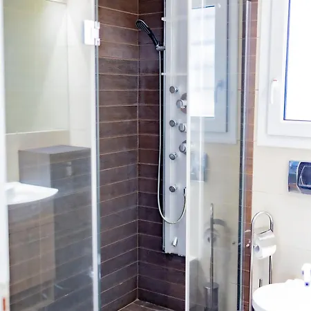 Thessprivepool Apartman