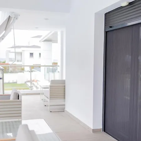 Thessprivepool Apartman