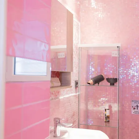 Thessprivepool Apartman *
