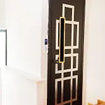 Thessprivepool Appartement